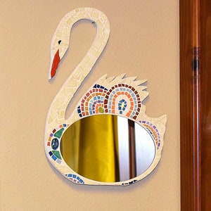 Miroir décoratif mosaïque animalier beige et multicolore, en forme de cygne image 8