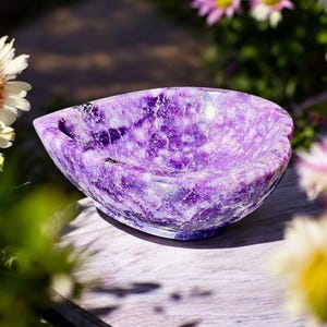 Cuenco de cristal de lepidolita: piedra preciosa en forma de corazón, piedra de meditación