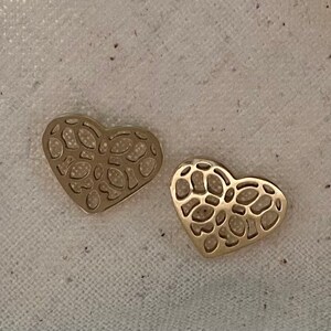 Hearts earrings, 18k gold plated earrings, heart shaped earrings, screw back earrings, hypoallergenic earrings, everyday earrings