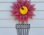 Summer Sunflower Shaped Wreath, Flower Wreath in Decorative Pot,  Door and Porch Decor, All Season Flower Design, Garden Flower Design
