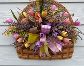 Spring Floral Basket Door Hanger, Tulip Floral Wall Design, Gift for Mothers Day, Floral Wall Art, Door Decorations, Easter Basket Design