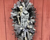 Creepy skeleton Halloween swag, Halloween wreath. Spooky and haunted, perfect for your front door!