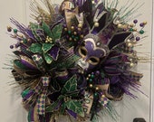 Mardi Gras Wreath with Purple Mask, Jester Mask, Fat Tuesday Decorations, Mardi Gras Decorations, Front Porch Decor, ShellysWreathsNMore