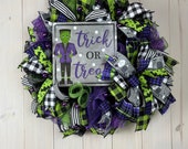 Trick or Treat Halloween Wreath with Monster Sign, Whimsical Front Porch Decoration, Halloween Decorations, Fall Decorations, Monster Wreath