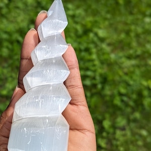 SELENITE Crystal, Polished Unicorn Selenite - Natural Unicorn Horn, Selenite Crystal Tower Satin Spar - Healing Crystal - Craft Supplies