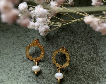 Mother-of-pearl earrings