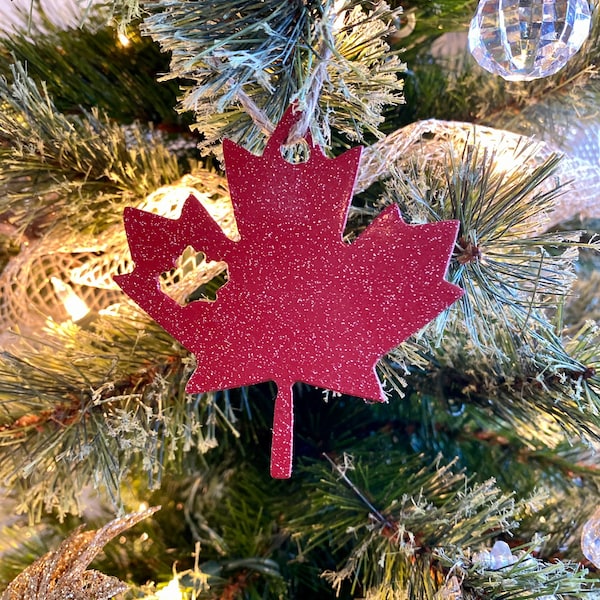 Metal Maple Leaf Ornament / Kerstboom Ornament / Bruiloft Gunsten / Unieke kerstboom cadeau / Canadese gift / Canada Souvenir