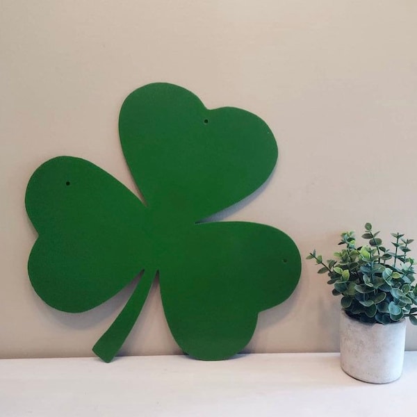 Metal Irish Clover / Metal Shamrock / Irish Wall Decor / Metal Three Leaf Clover / Green Clover / Green Home decor / Irish Gift /