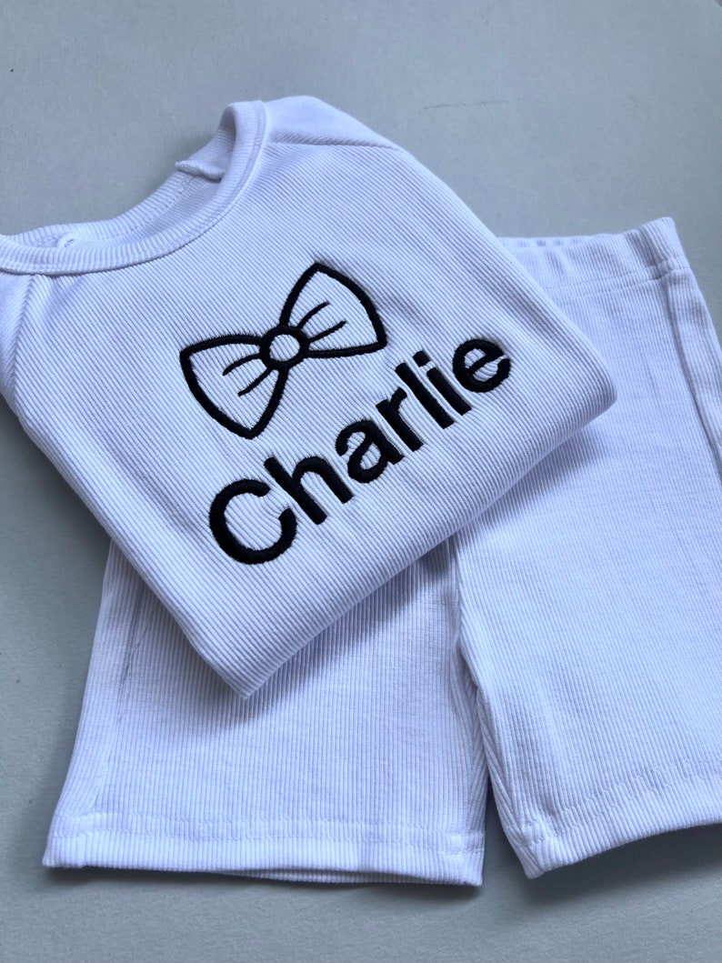 Ensembles Côtelés Enfant Personnalisés Été Ensembles brodés pour enfants T-shirt et short personnalisés Tenue d'été Nom ou initiales Vêtements UNISEX image 3