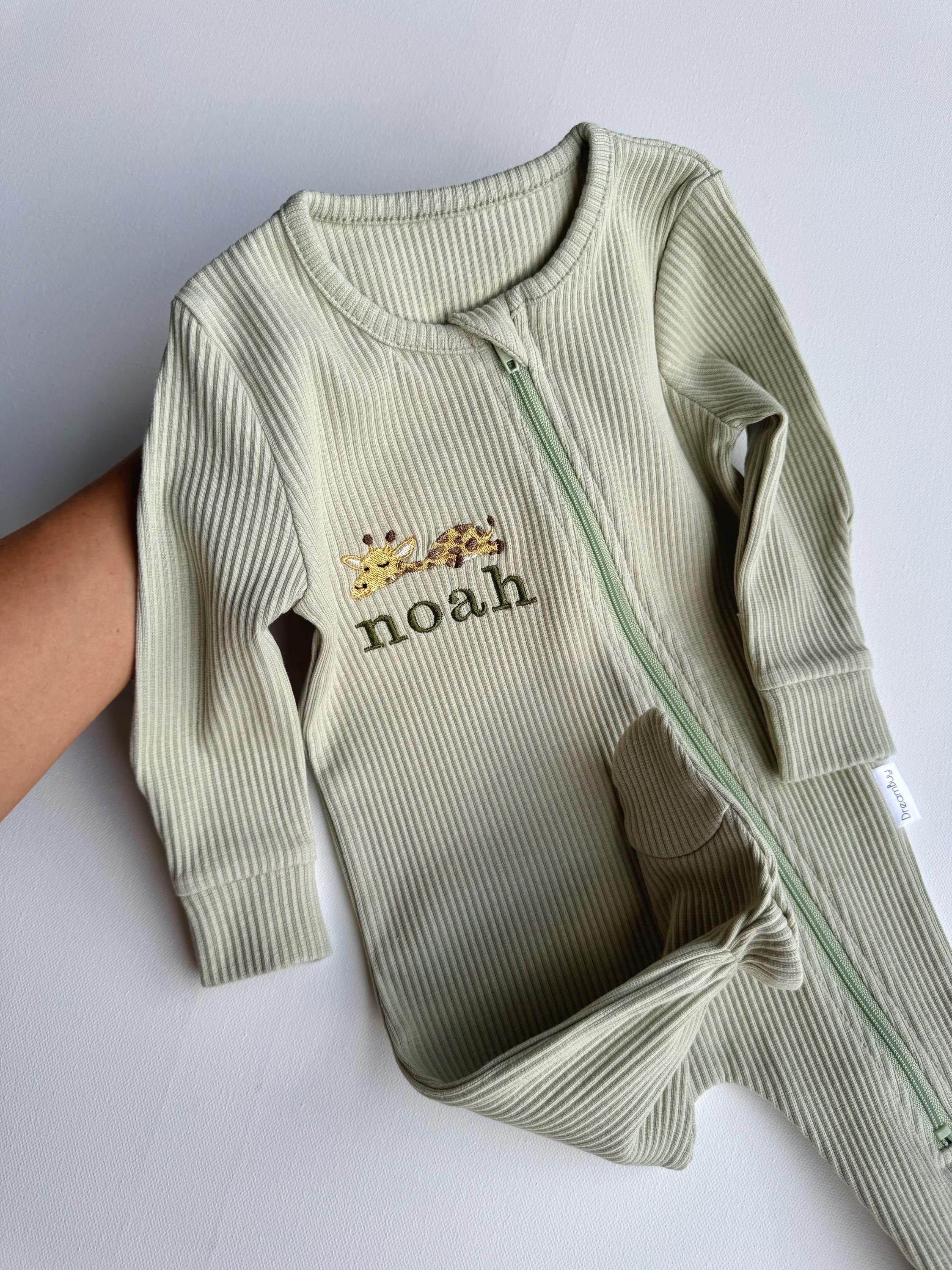 Safari Zip Romper Baby Outfit| Lion, Unicorn, Cow, Giraffe or Sheep. Safari Babyshower, Farm 1st Birthday Outfit, Personalized Kids Clothing