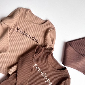 PERSONALISIERTE Initialen oder Name Lounge Set Baby Kleinkind Loungewear Name Kleidung Kleidung Jungen Mädchen Personalisierte Kinderkleidung Bild 2