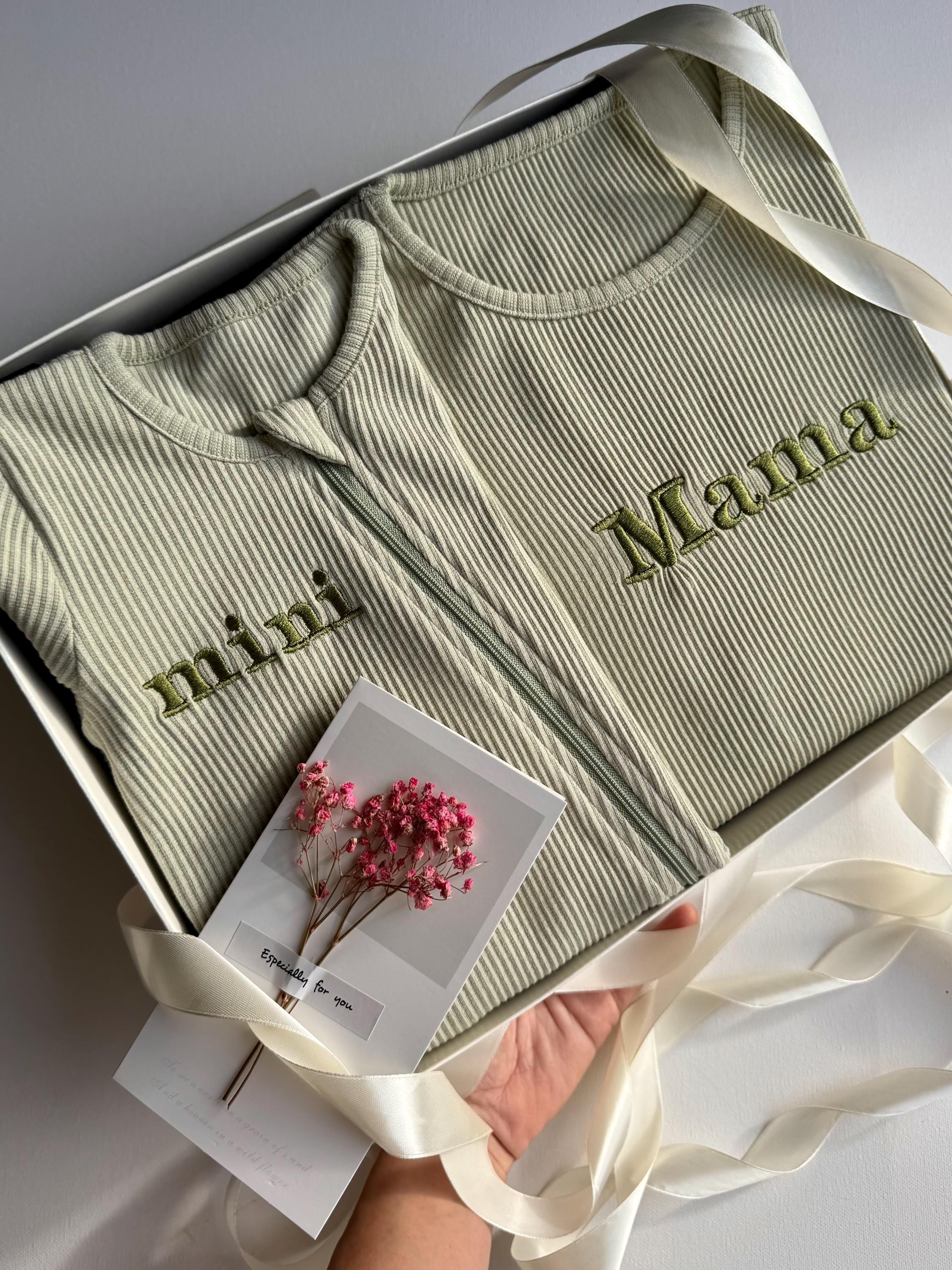 Personalized New Baby Gift Set, New Mom Gift, Matching 2pcs Set and Zip ...