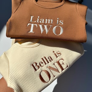 Conjunto de ropa de descanso de cumpleaños personalizado / Nombre o iniciales personalizados / Conjunto de ropa de descanso para adultos, niños, bebés y niños pequeños, regalo de Navidad, conjunto a juego