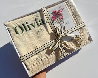 Personalized 100% Cotton Muslin New Baby Gift Set, New Baby boy gift, New Baby Girl Gift, Newborn gift box, Baby Blanket, Baby Shower Gift