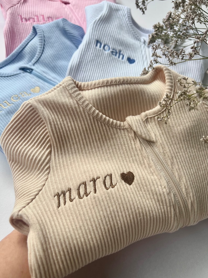 Personalised Baby Zip Romper Embroidered Baby Overalls . Summer Autumn Winter White Sage Outfit Name or Initials First Valentines Day zdjęcie 2