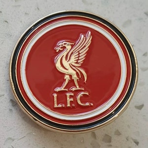 Roter, weißer und schwarzer runder Pin mit dem Liverbird - LFC - Small