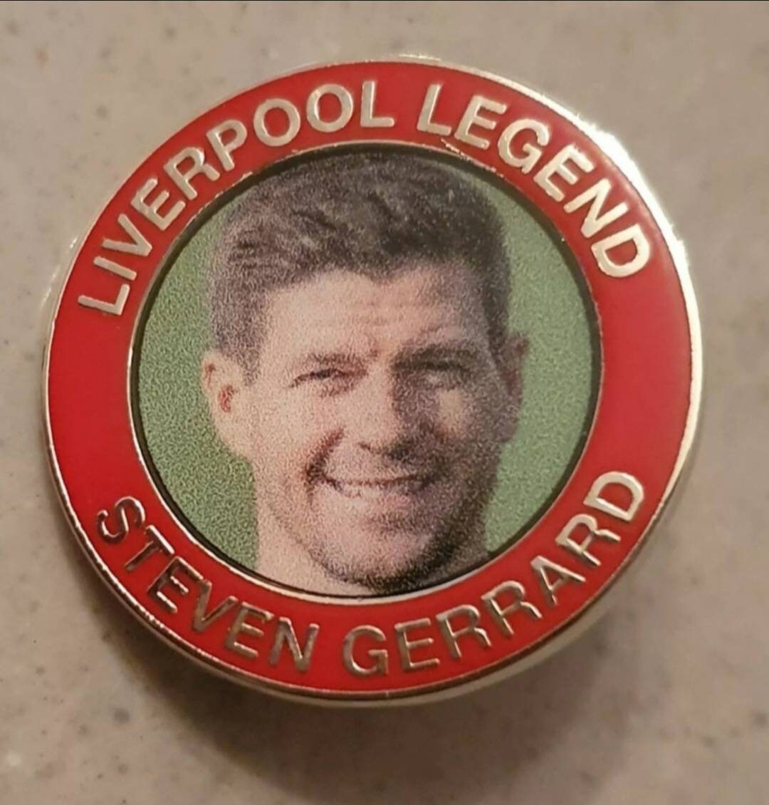 Broche Badge Liverpool Légende Steven Gerrard (neuf)