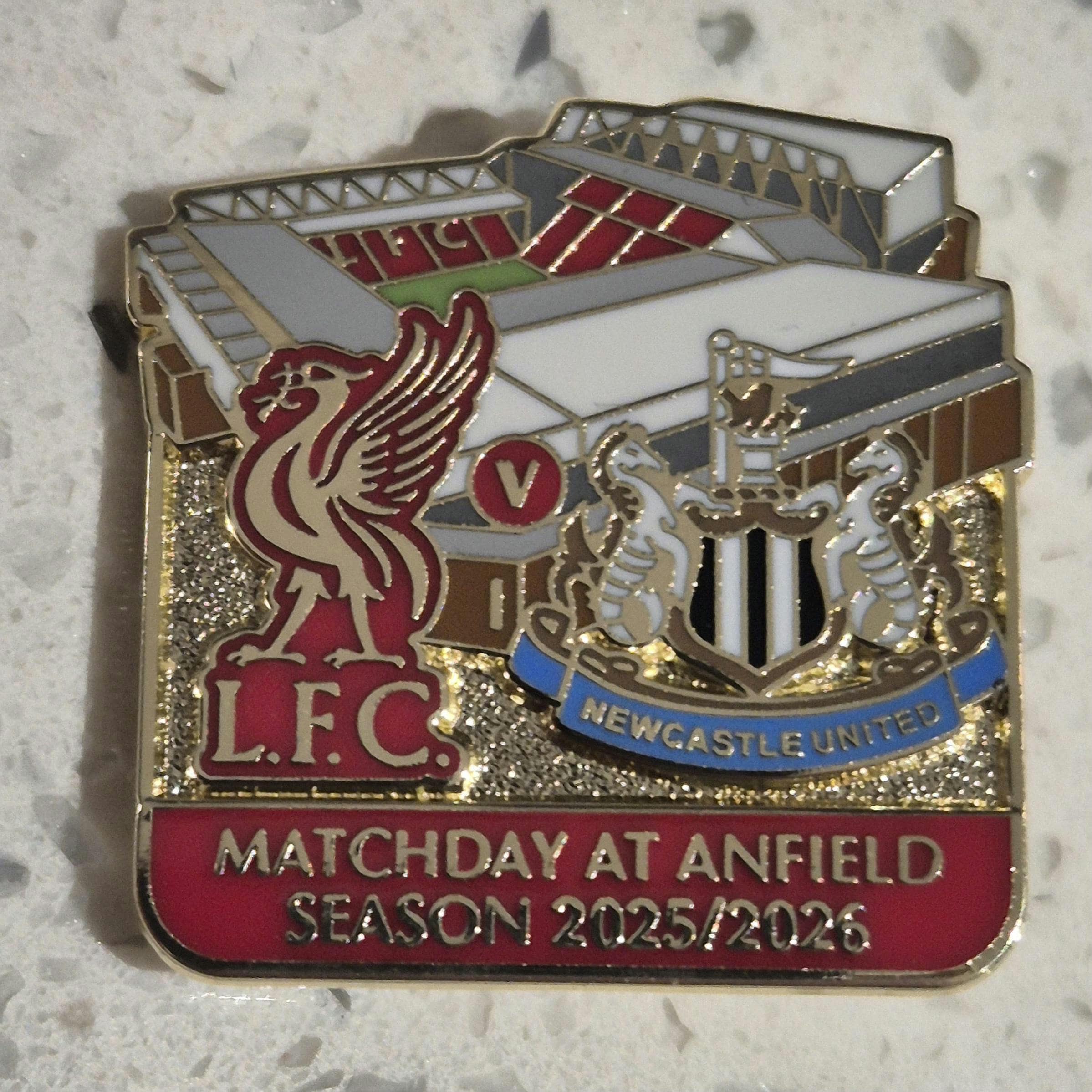 Lot De 3 Pins Badge Newcastle United - Officiel Magpies - Cadeau Supporters