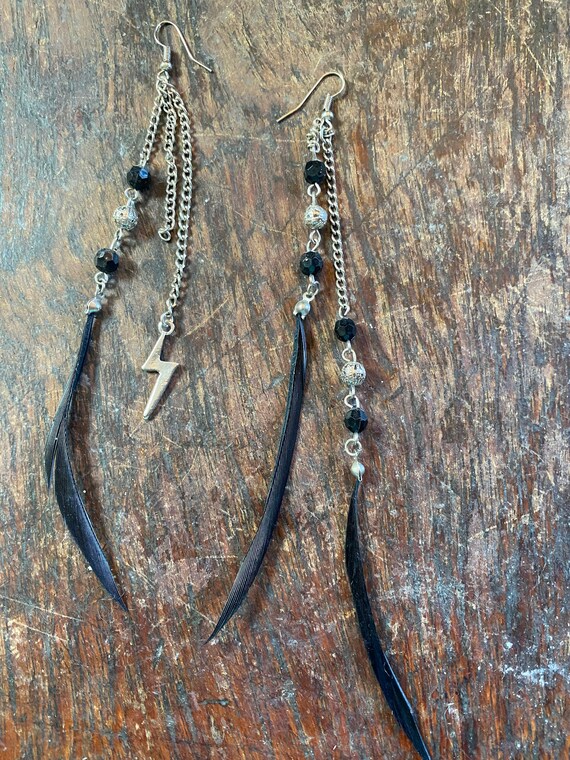 Vintage Black feather/chain bead earrings - image 1