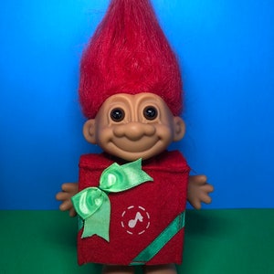 LIFEGUARD Troll Doll by Russ Berrie EXEPTIONAL USED Condition All Original! LIFEGUARD Troll Doll by Russ Berrie EXEPTIONAL USED Condition All Original!