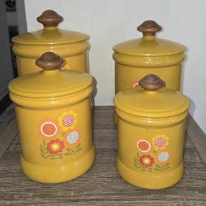 Set of 4 West Bend Metal Yellow Gingham Canister Plastic w/ Wood Knob Lids SEE PICTURES