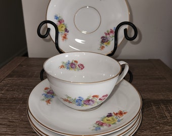 Set of 5 Hutschenreuther Teacup and Saucers