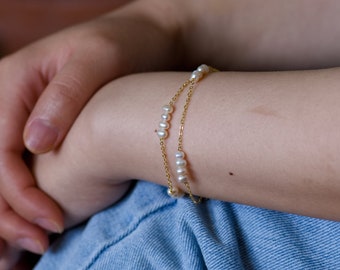 14k gold filled pearl bracelet, layered freshwater pearl bracelet, beaded bracelet, minimalist layered chain, gift for her, gift for Mom