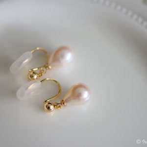 14k Gold Filled Clip On Earrings, Clip On Freshwater Pearl Earrings, Bridal Clip On Earring, Wedding Earrings,No Piercing Ears, Gift for Mom zdjęcie 3