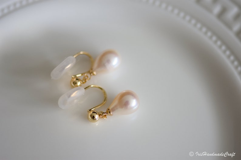 14k Gold Filled Clip On Earrings, Clip On Freshwater Pearl Earrings, Bridal Clip On Earring, Wedding Earrings,No Piercing Ears, Gift for Mom zdjęcie 3