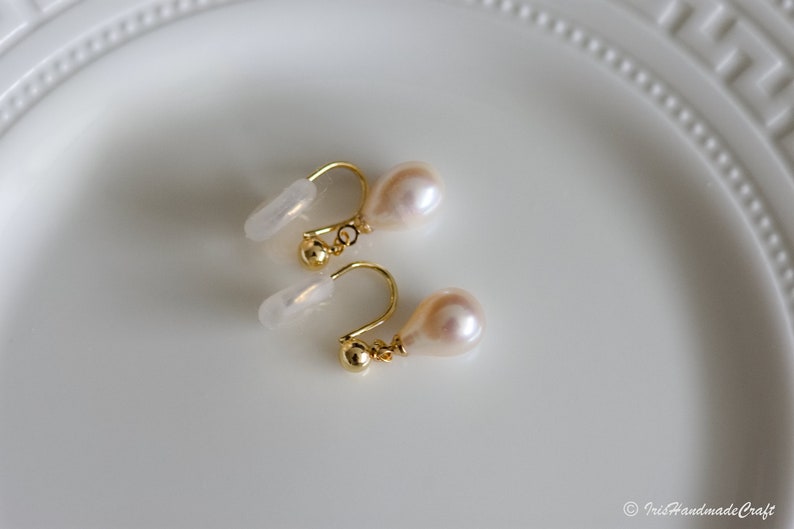 14k Gold Filled Clip On Earrings, Clip On Freshwater Pearl Earrings, Bridal Clip On Earring, Wedding Earrings,No Piercing Ears, Gift for Mom zdjęcie 5