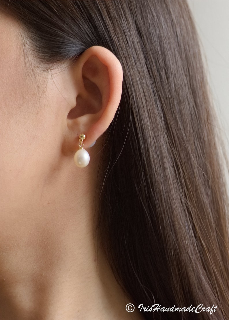 14k Gold Filled Clip On Earrings, Clip On Freshwater Pearl Earrings, Bridal Clip On Earring, Wedding Earrings,No Piercing Ears, Gift for Mom zdjęcie 2