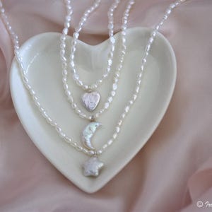 Collar barroco Celestia con perlas, gargantilla de estrella y luna con cuentas, collar apilado de corazones, joyería elegante, regalo minimalista para damas de honor.