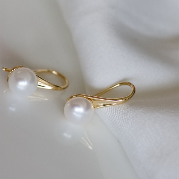 Boucles d'oreilles en perles d'eau douce, boucles d'oreilles ouvertes Huggie, boucles d'oreilles minimalistes, boucles d'oreilles remplies d'or 14 carats, cadeau de boucles d'oreilles en vraies perles pour elle