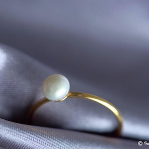 Zierlicher Perlenring, Goldperlenring, klassischer Goldperlenring, wasserdichter Ring, Weihnachtsgeschenk, Muttertagsgeschenk, Geschenk für Sie