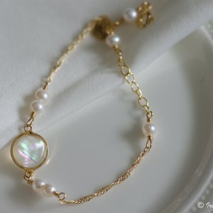 14k Goldfilled Freshwater Pearl Bracelet, Shell Pieces Epoxy Bracelet, Parents of the Bride Gift, Bridesmaid Bracelet, Valentine&#39;s Day Gift