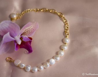 Gold Freshwater Pearl Bracelet, Half Pearl Bracelet, Beaded Bracelet, Gift for Mom, Birthday Gift, Bridal Bracelet, Dainty Bracelet