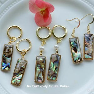 Orecchini in conchiglia di abalone dorata, orecchini a cerchio in conchiglia, gioielli in abalone naturale, regalo di compleanno, regalo di Natale, regalo per lei, orecchini pendenti