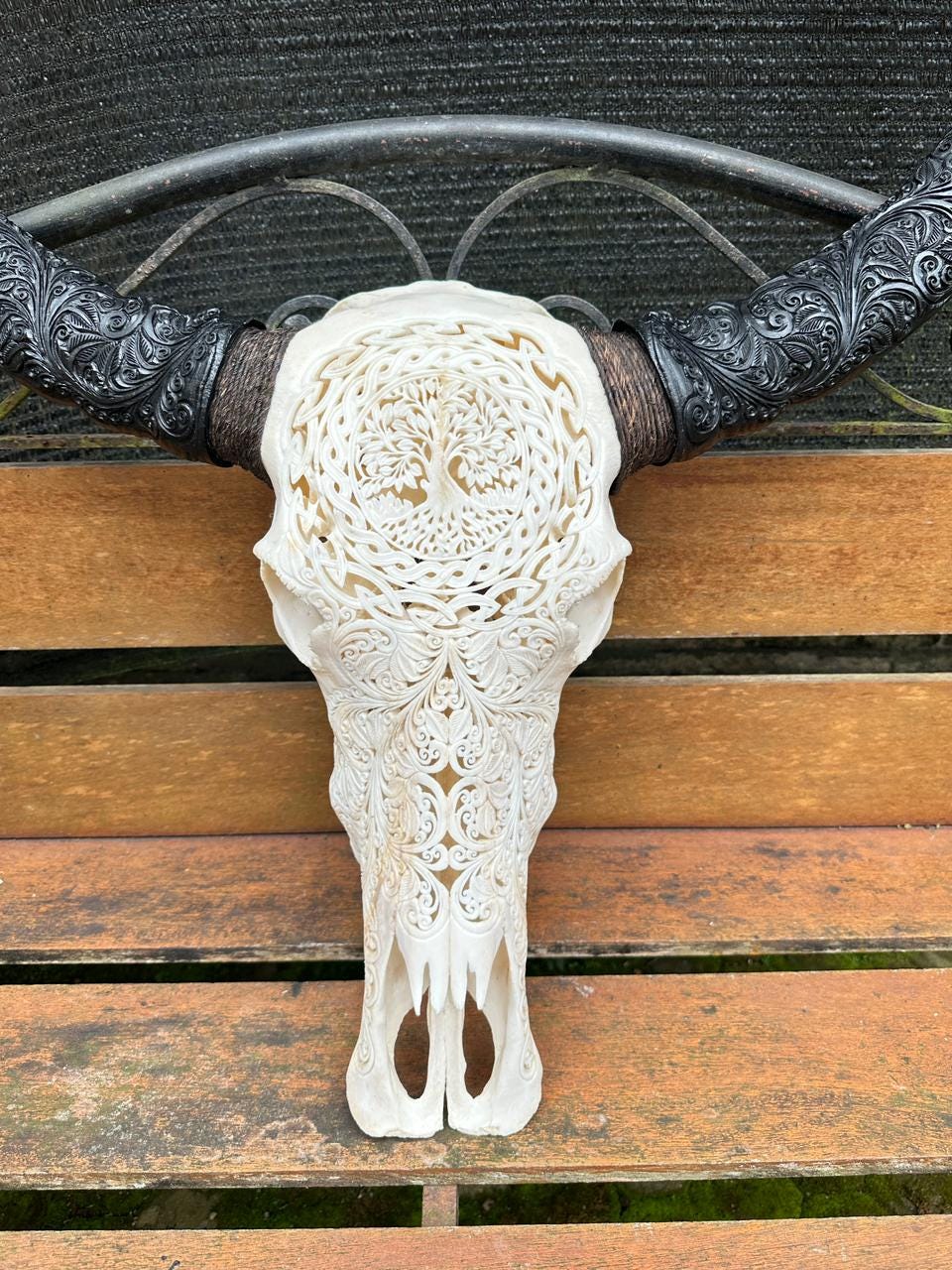 角付きバッファローの頭蓋骨の手彫り壁飾り - Etsy 日本