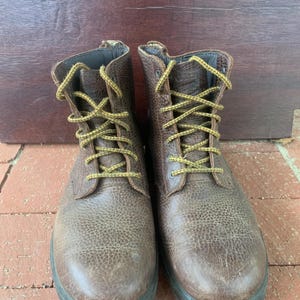 Unique Blundstone textured brown leather boots, AU 7 / US Women’s 10