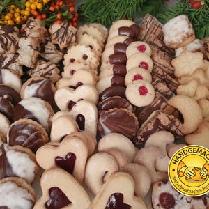 Large 2000g Christmas box (34.50Eur per kg) with 3 empty gift bags on request, Christmas biscuits as if homemade, cookies from FeinLand