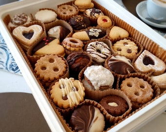 große 2Kg Feingebäckbox (34Eur pro Kg), Mischung für jeden Anlass in Vorratsschale, Kekse und Plätzchen wie sebstgemacht von FeinLand