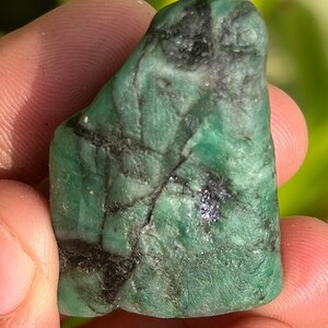 Natural Zambian Emerald Raw Emerald Rough Specimen Crystal Large Deep Green Emerald Healing Birthstone Gemstone For Collection 113.40 Carat