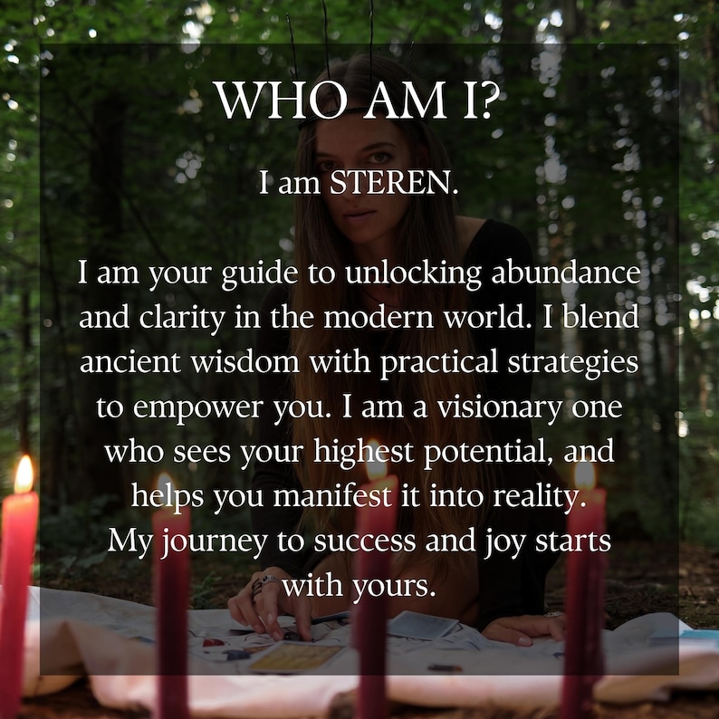 Puede incluir: Una persona de cabello largo con una prenda oscura y una corona, situada tras un pa&ntilde;o blanco con cartas dispersas. Cuatro velas rojas est&aacute;n en primer plano. El texto dice: WHO AM I? I am STEREN. I am your guide to unlocking abundance.