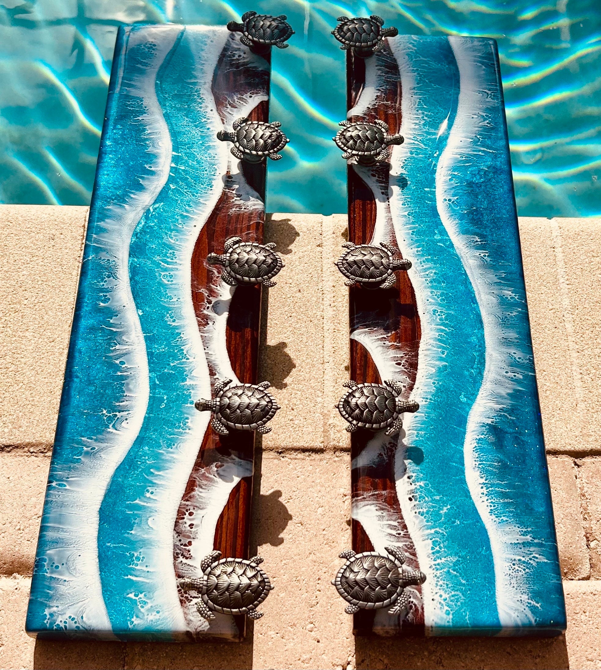 Ocean Resin Wall Rack: Beach House Decor with Sea Turtle/Starfish Hooks