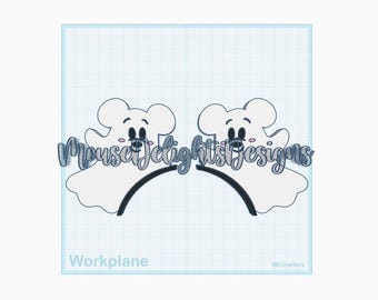 Pode incluir: Um design digital apresentando duas figuras brancas em forma de fantasma com orelhas arredondadas, olhos pretos e bochechas rosadas, posicionadas em um fundo de grade azul claro. O texto MouseDelightsDesigns está sobreposto no centro.