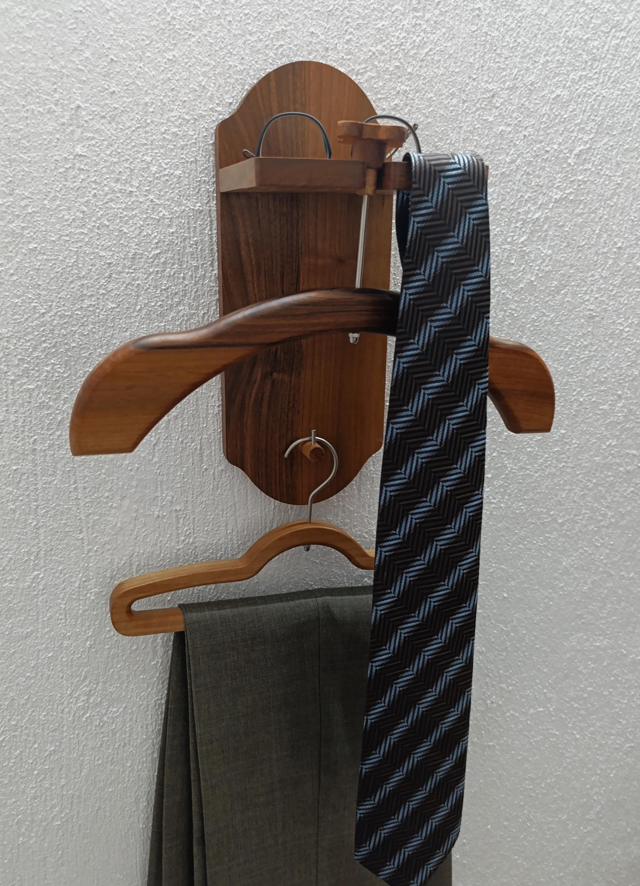 wall mount walnut wood coat hanger/Valet Shelf/Clothes Wall Hanger /rack/suit valet/Butler Regal/bedside Organizer/dress hanger/Herrendiener