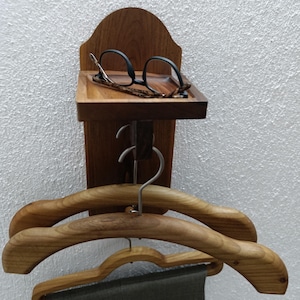 wall mount walnut wood coat hanger/Valet Shelf/Clothes Wall Hanger /rack/suit valet/Butler Regal/bedside Organizer/dress hanger/Herrendiener