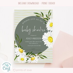Pu&ograve; includere: Un invito a una festa di benvenuto per un bambino con uno sfondo a righe verde e bianco. L'invito presenta un cerchio con un motivo di margherita bianca e il testo "please join us for a baby shower". L'invito include anche il nome "Ashley Anderson", la data e l'ora della festa e l'indirizzo. Il testo "registry" e un indirizzo del sito web sono anche inclusi.