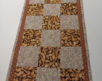 Autumn table runner, quilt decoration