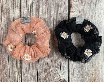 Gänseblümchen Scrunchie | Satin | Tüll | schwarz & rosa